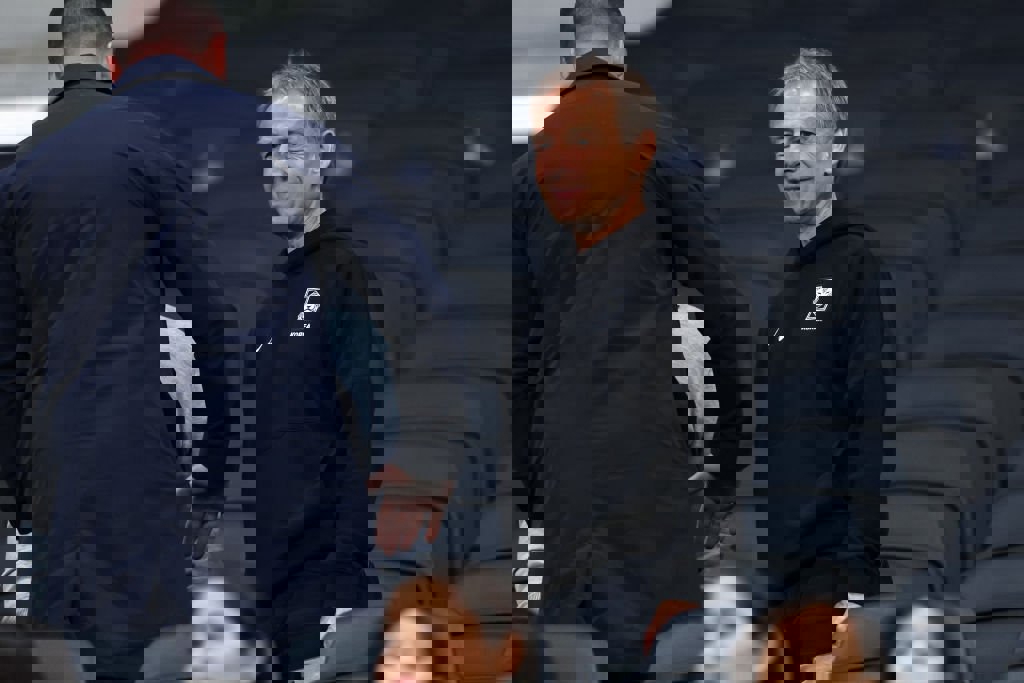 1922343