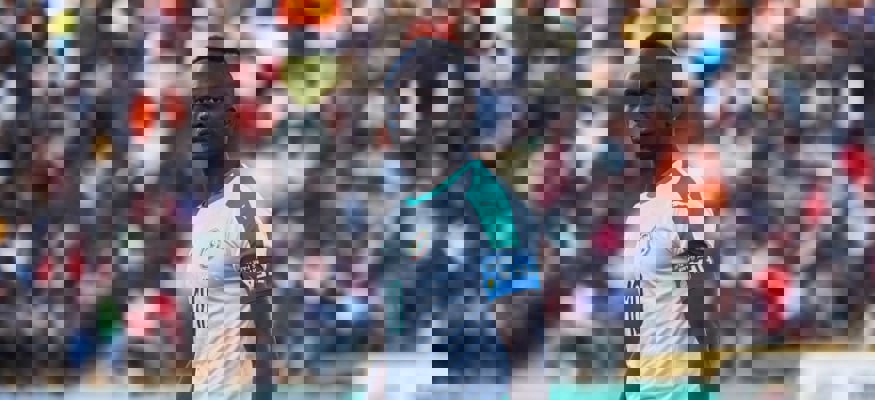 1922381