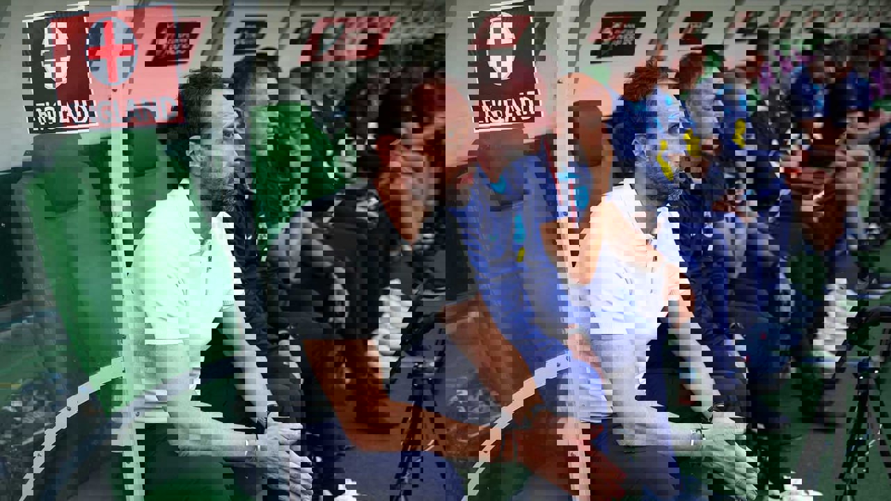 1922819