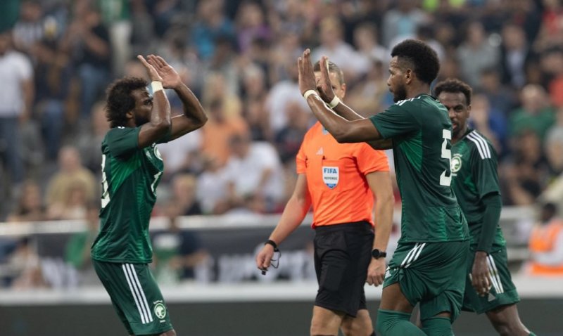 نساجی ببیند: مدافع الهلال هم گل میزند