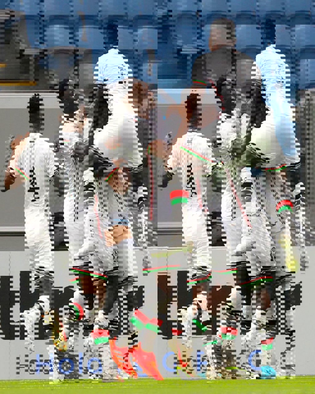 1922442