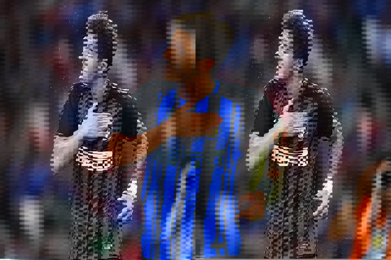 1922458