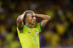 اشک ستاره برزیلی پس از تعویض درآمد (عکس)