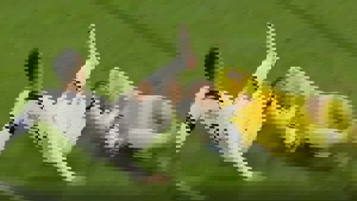 1922633