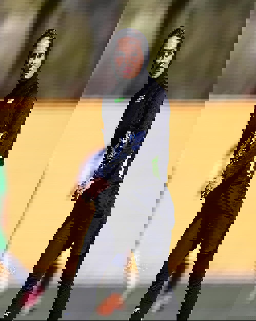 1922596
