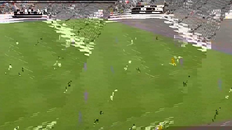 روز بسیار بد نواف العقیدی در سنت جیمزز پارک / گاف‌های عجیب گلر النصر، پرسپولیس را امیدوار کرد! 3