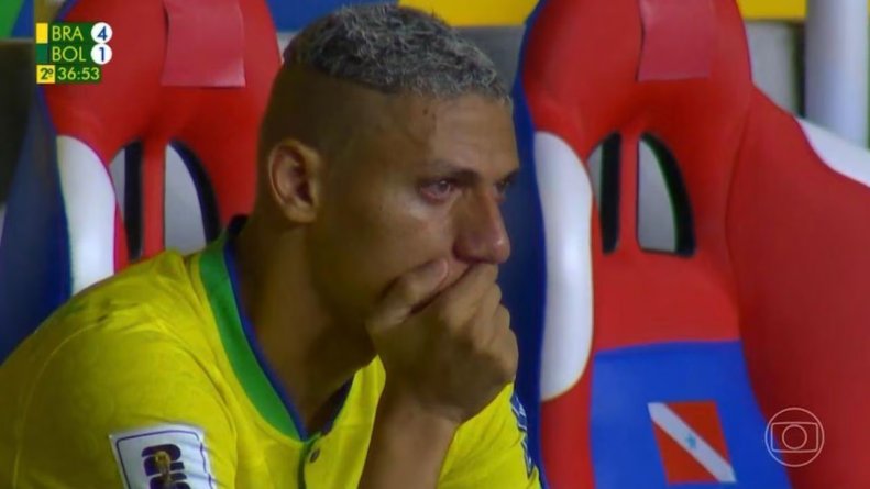 اشک ستاره برزیلی پس از تعویض درآمد