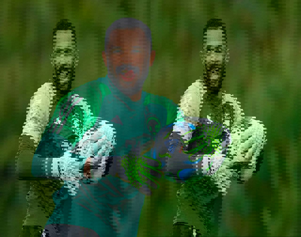 1922740