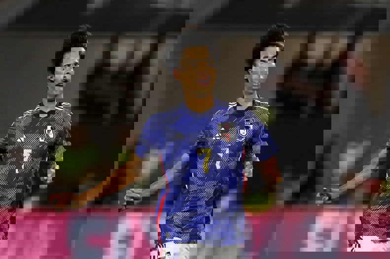 1922856