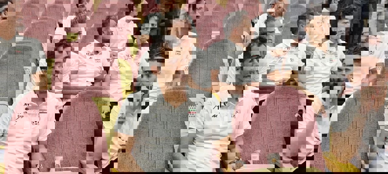 1922893
