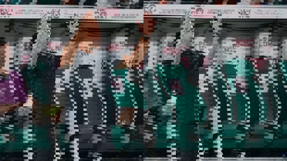 1922874