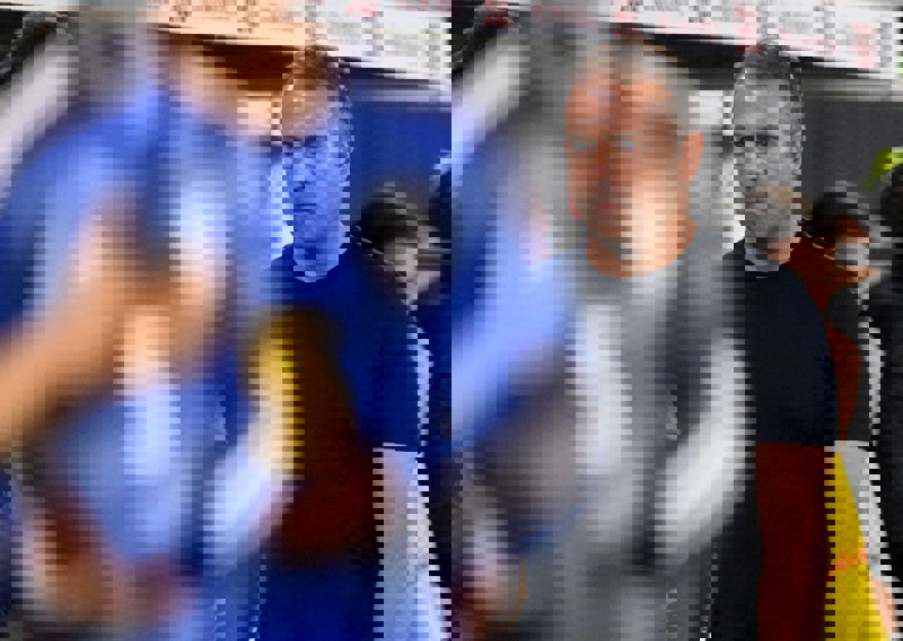 1922918