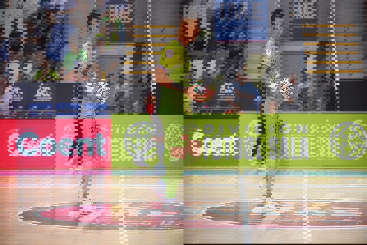 1922977