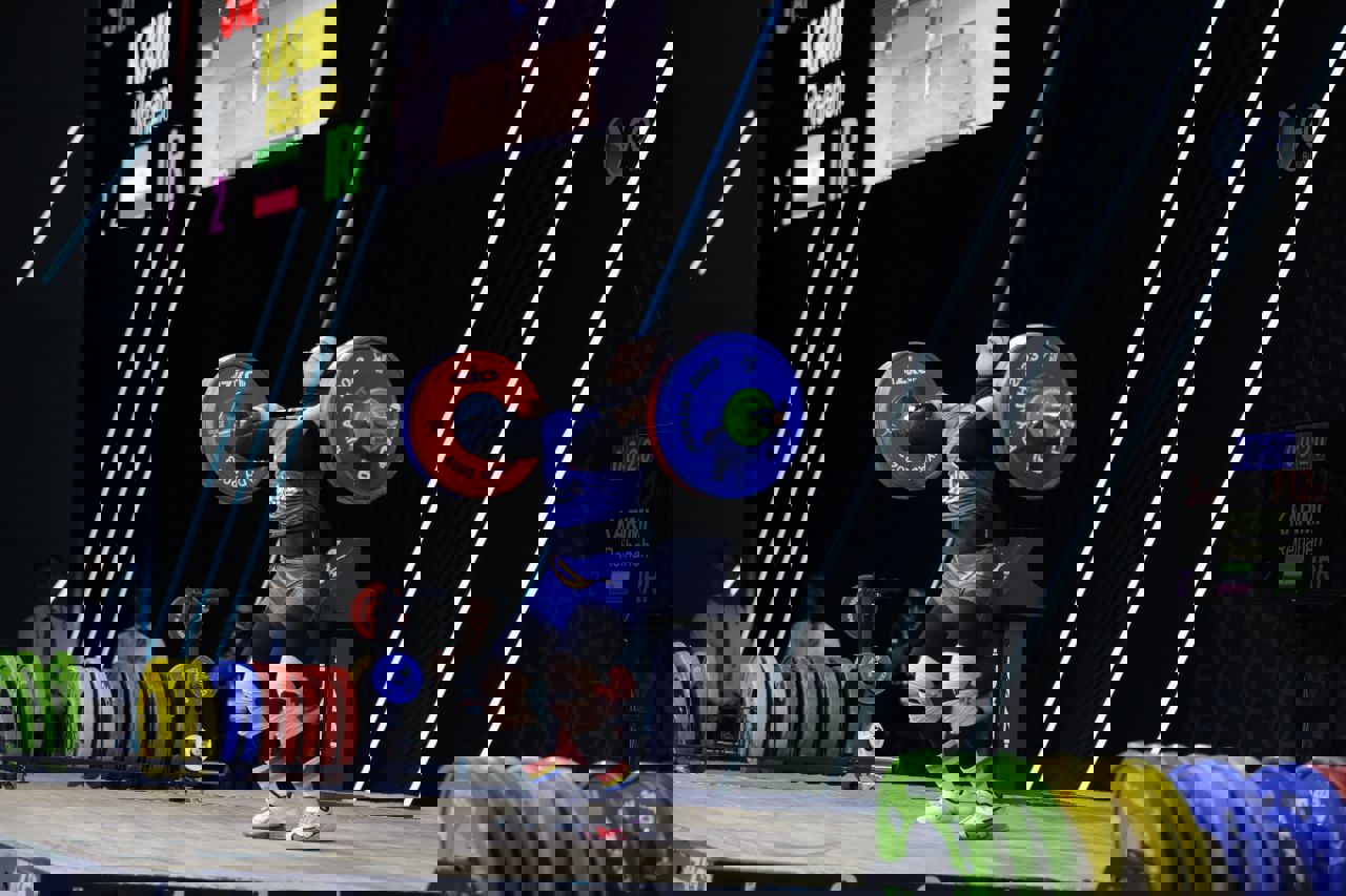 1923098