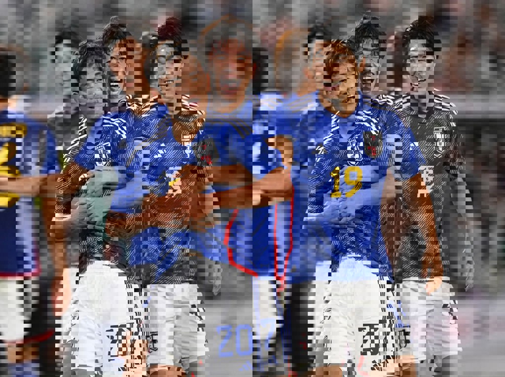 1923273