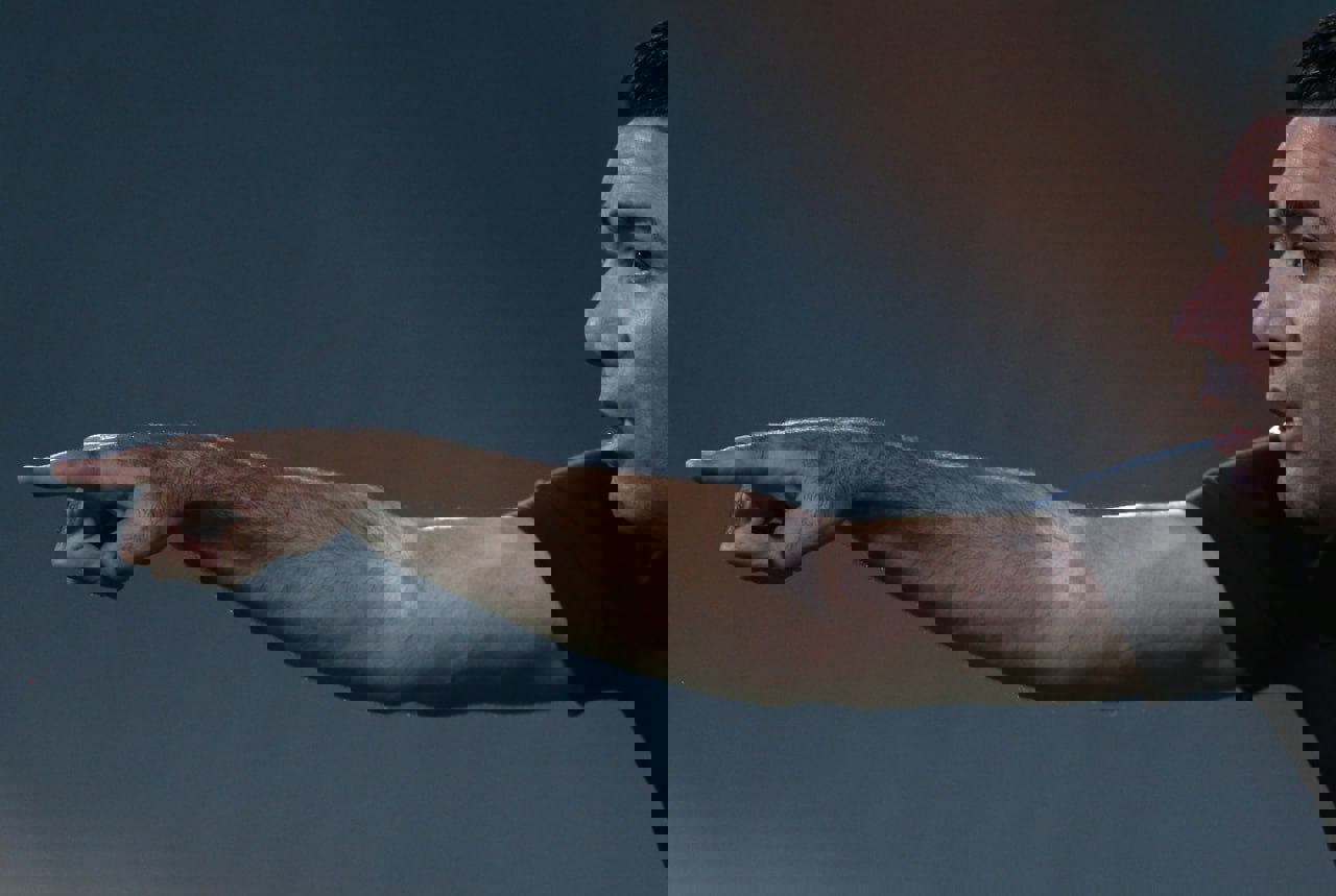 1923312