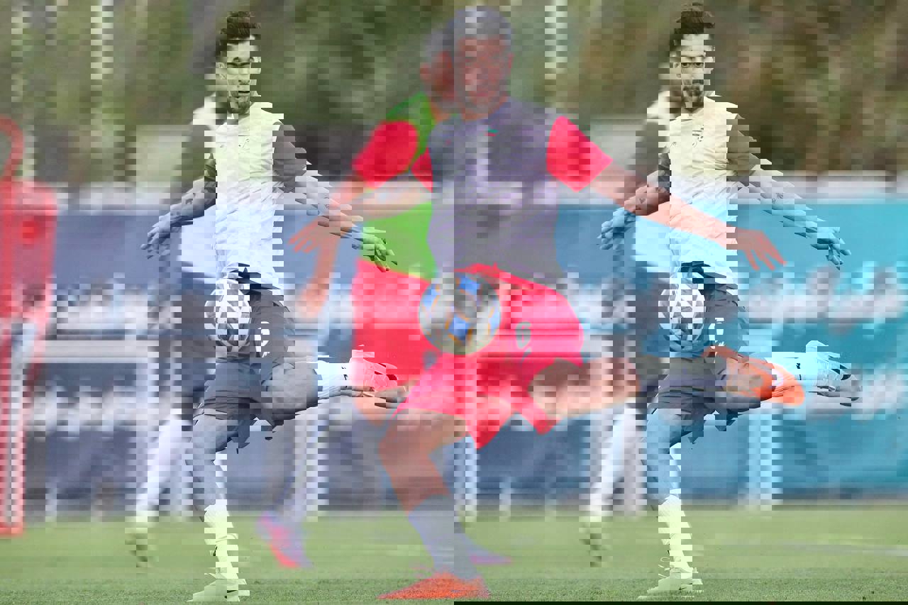 1923279