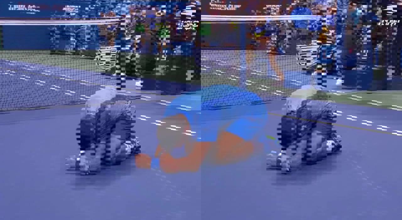 1923401