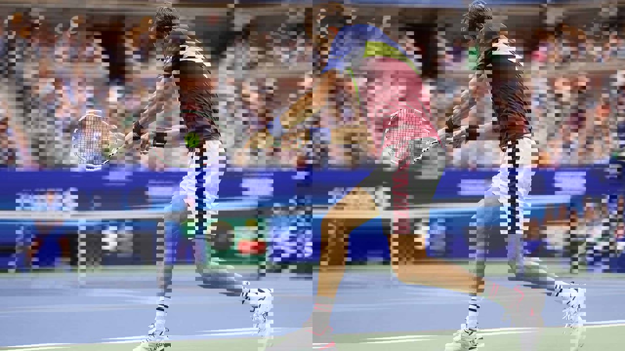 1923393
