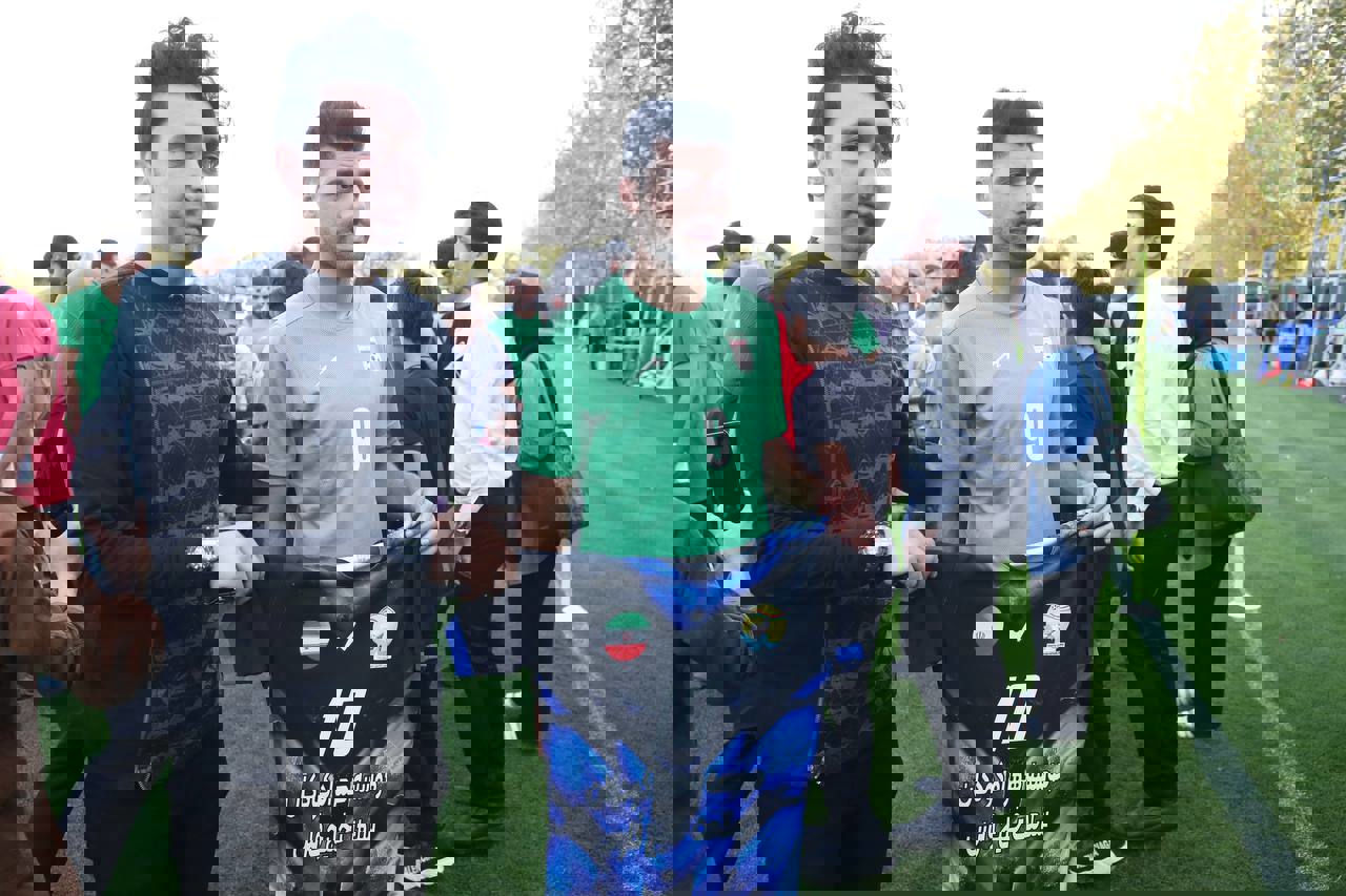 1923599