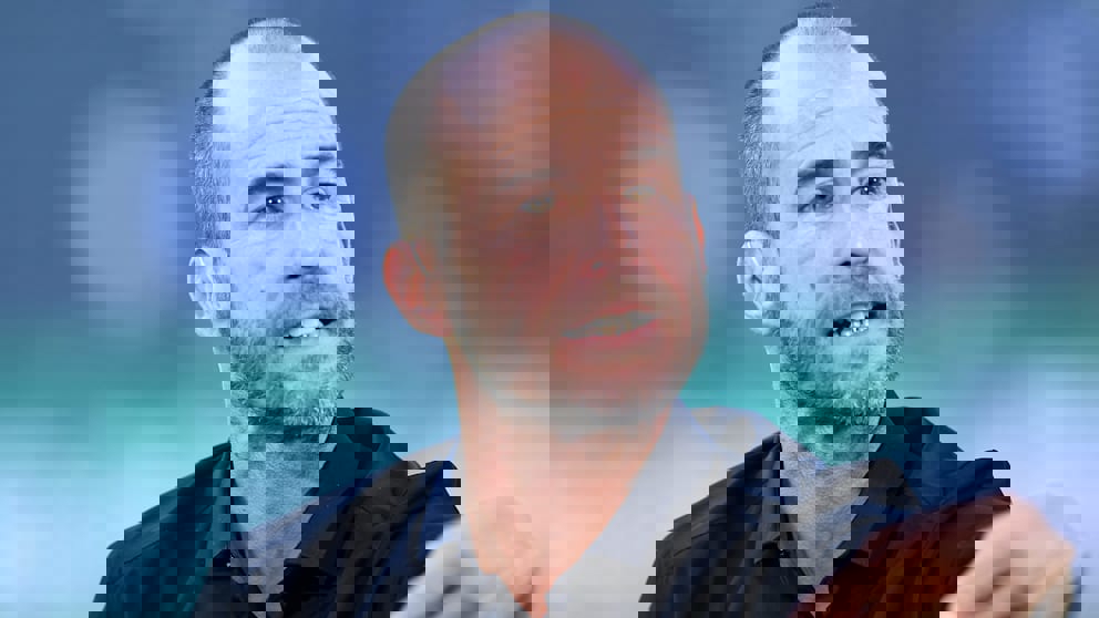 1923592