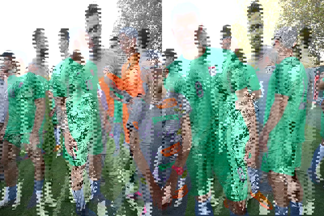 1923605