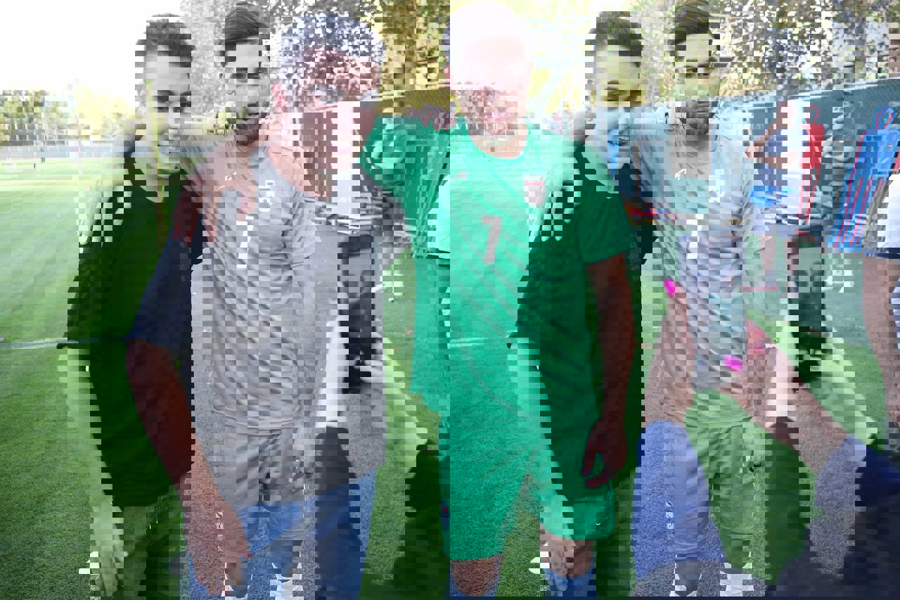 1923600