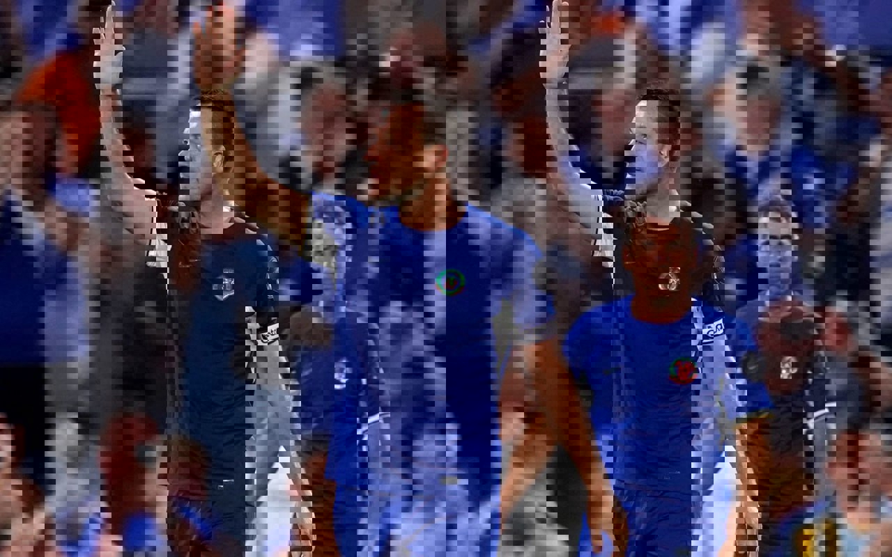 1923608