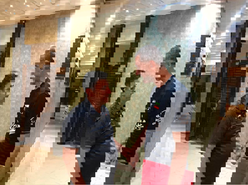 1923709