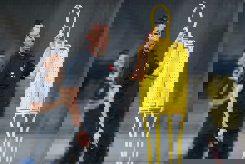 1923748