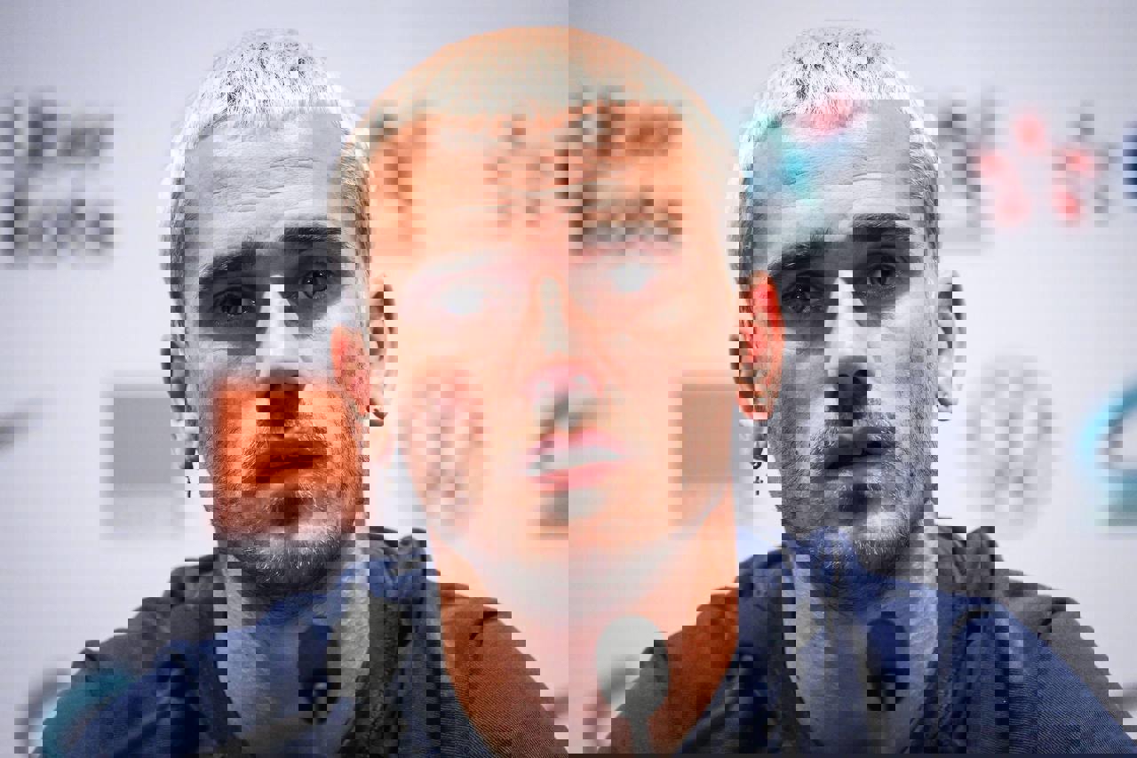 1923662