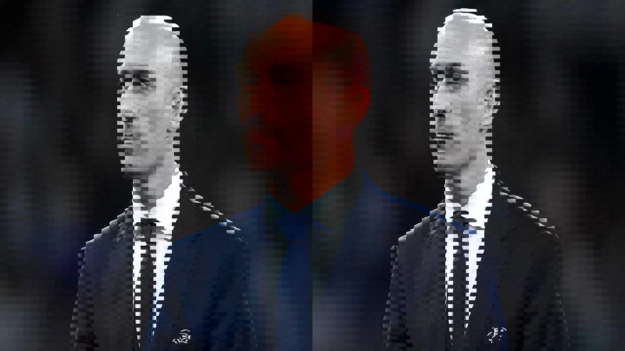 1923762