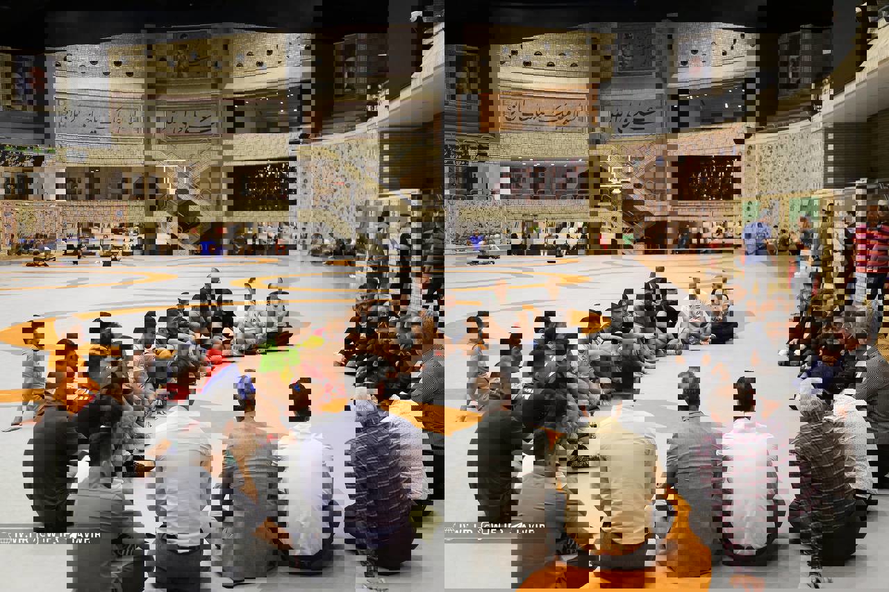 1923805