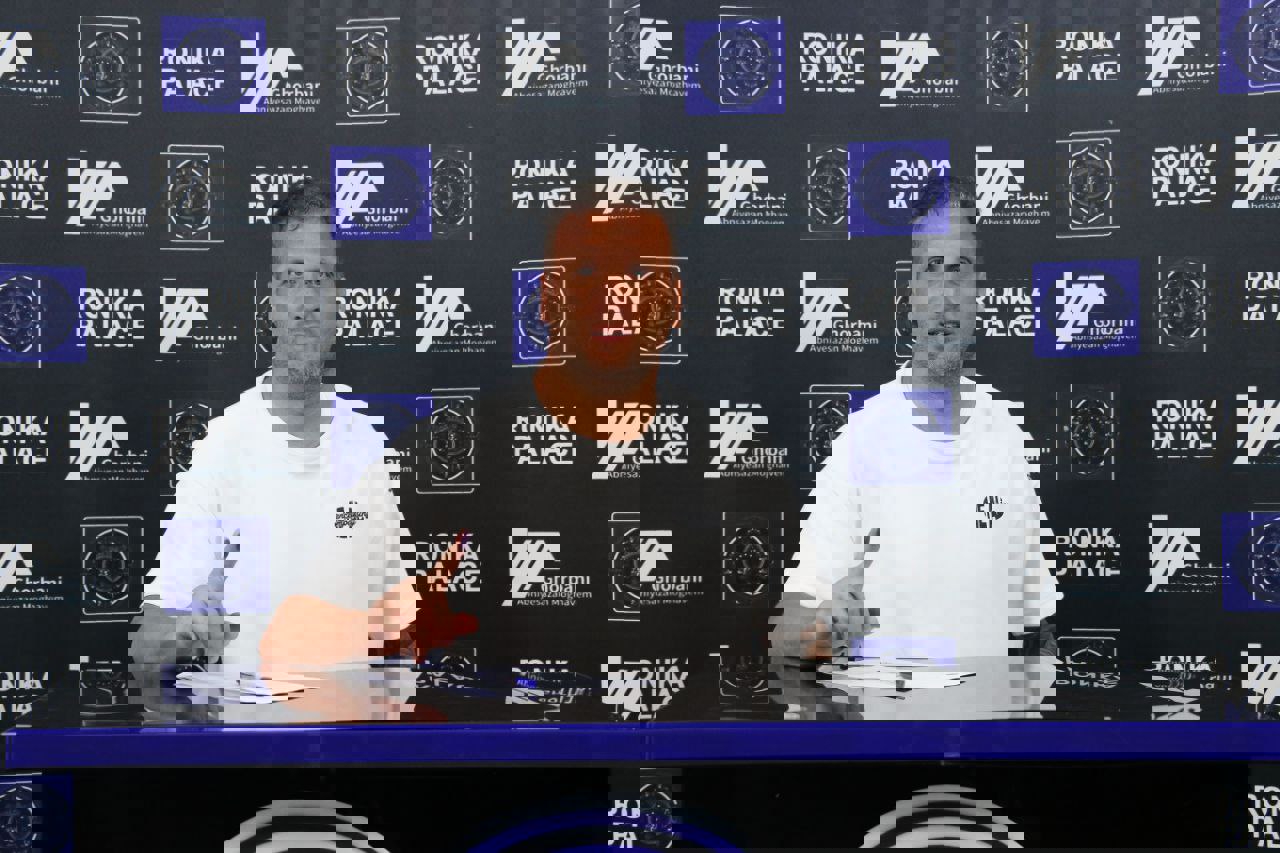 1924083
