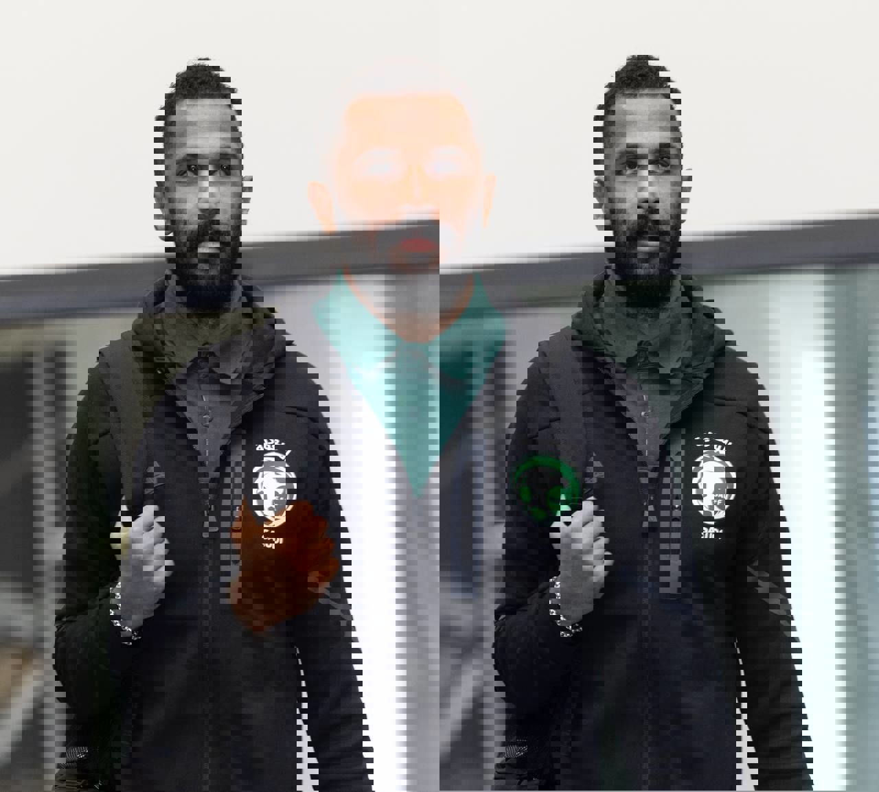 1924298