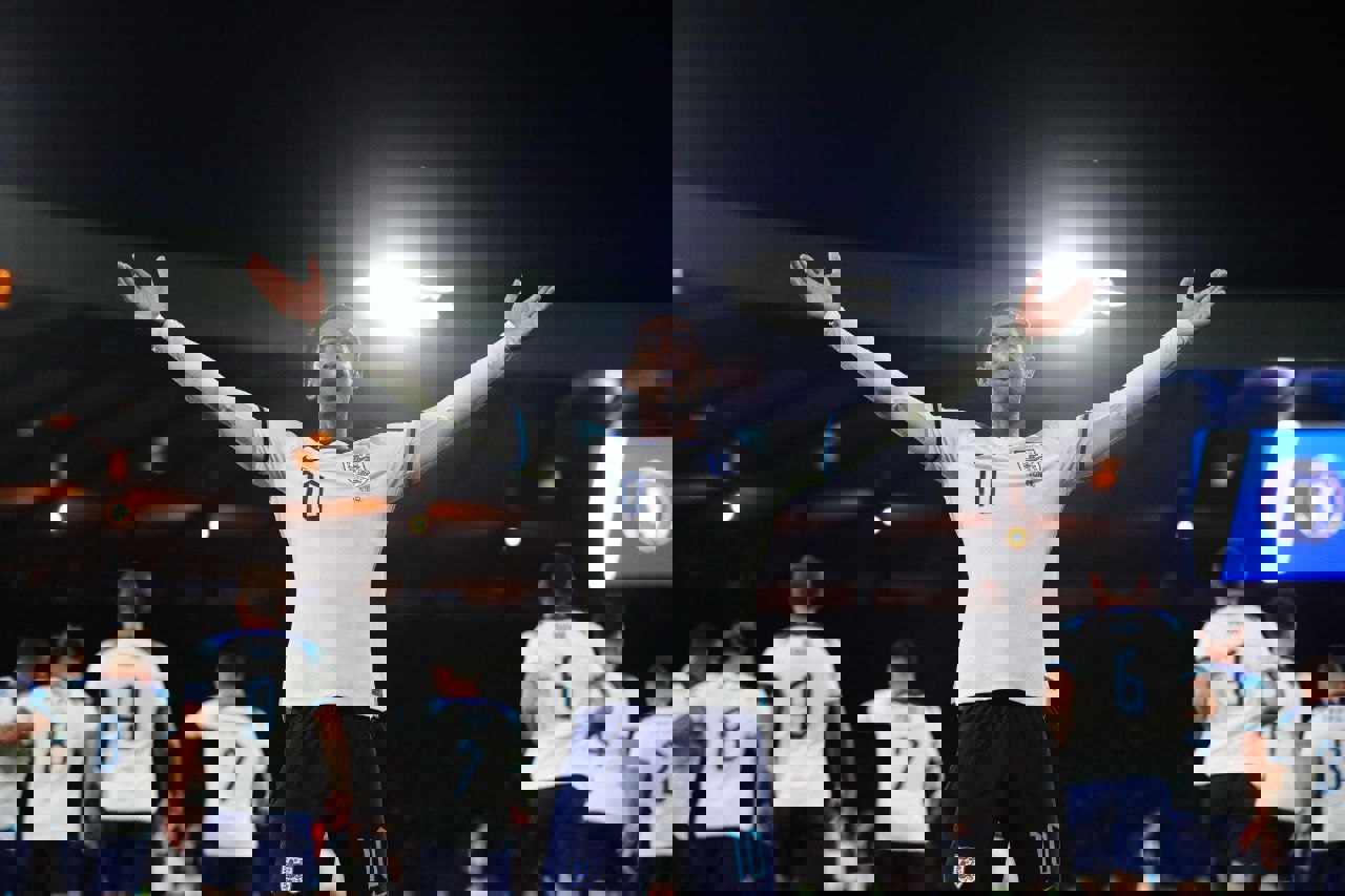 1924312