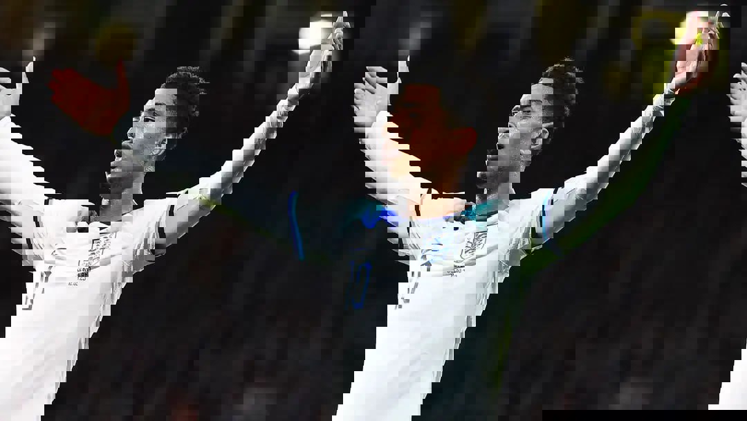 1924390