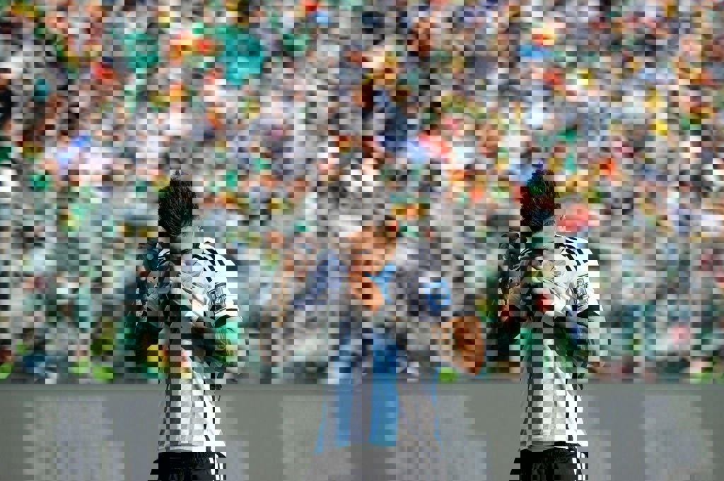 1924375