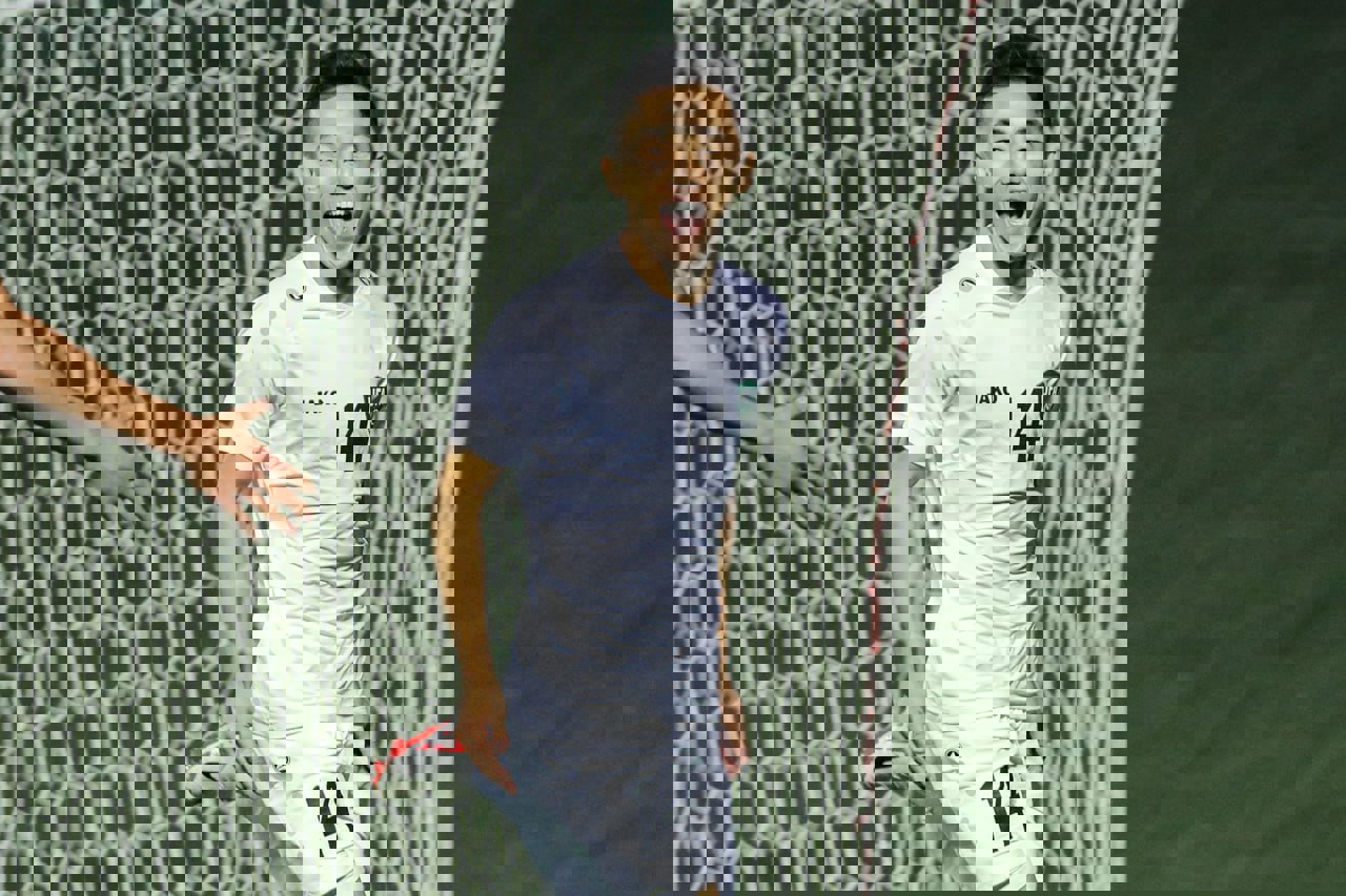 1924544