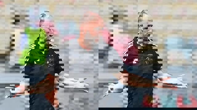 1925158