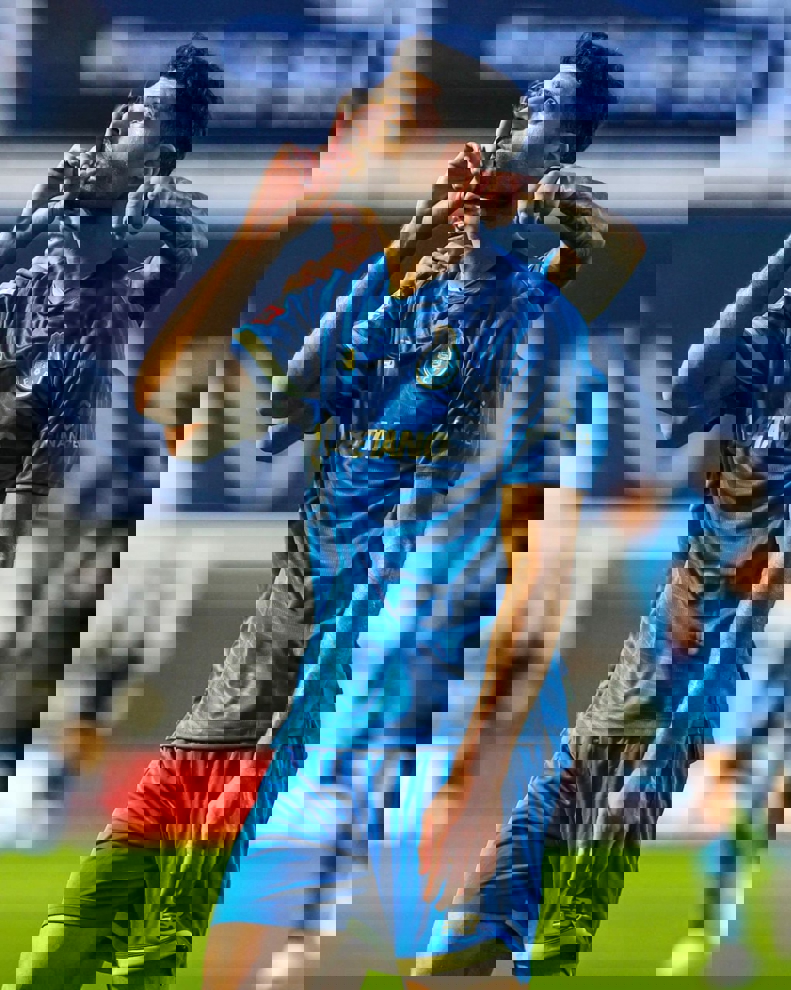 1925544