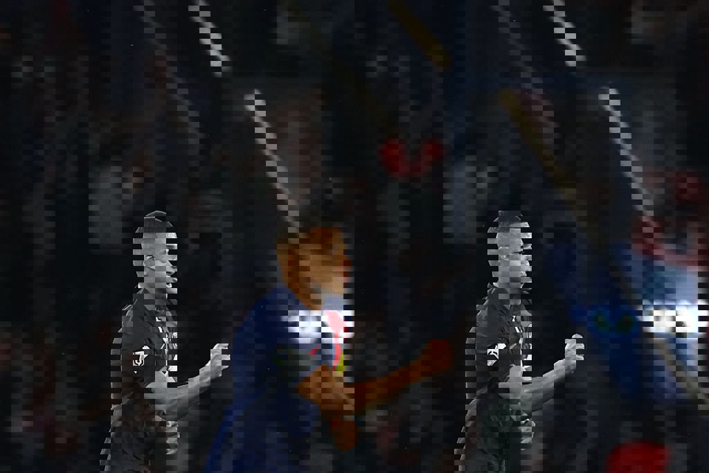 1925556