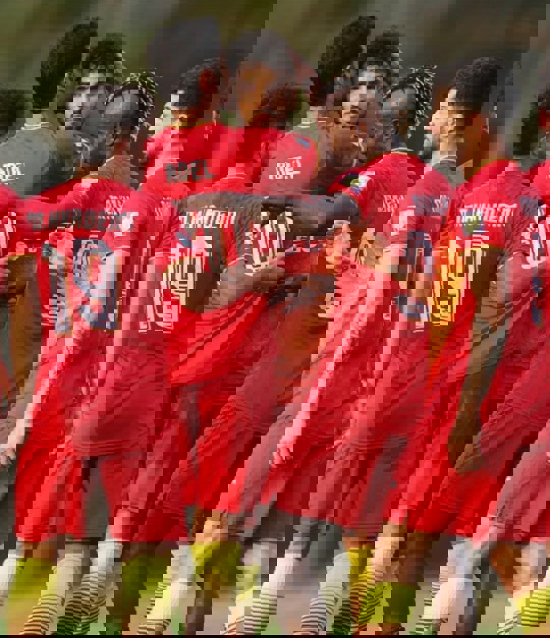 1925563