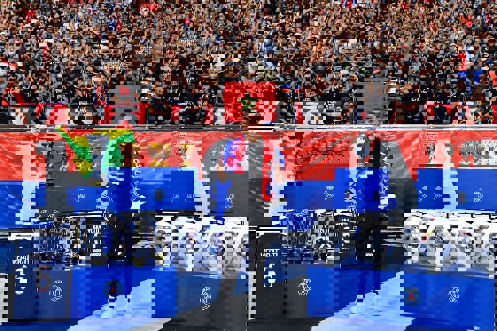 1925536
