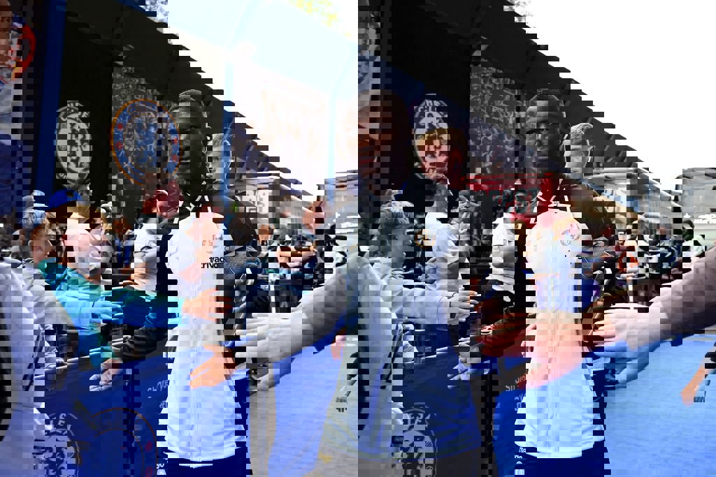 1925299