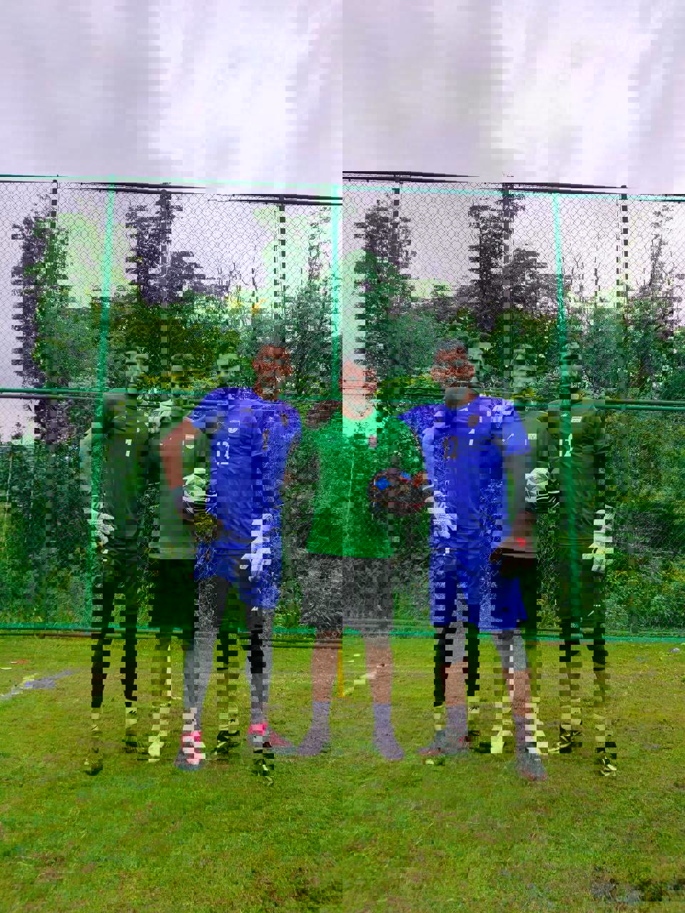1925379