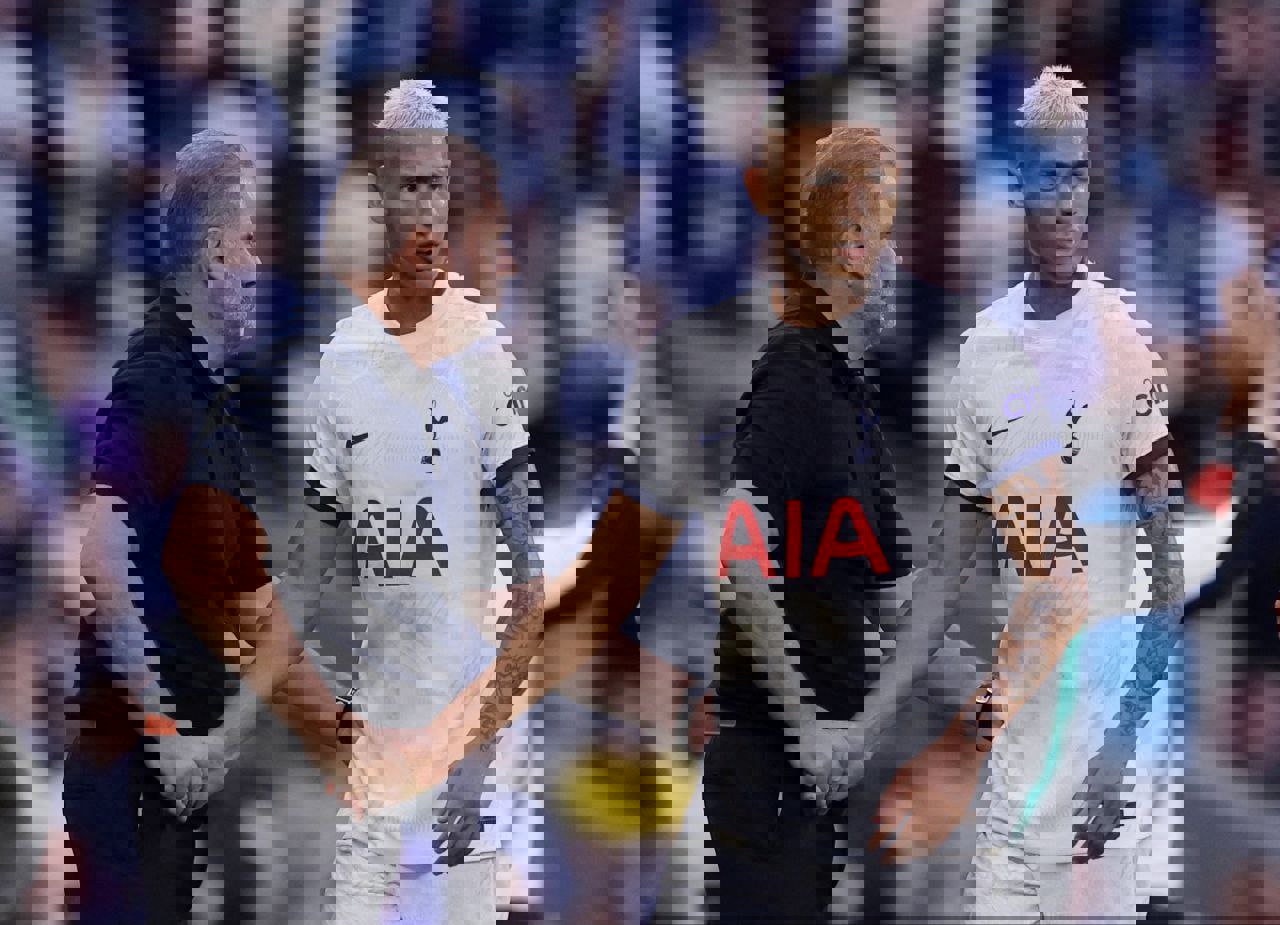 1925377