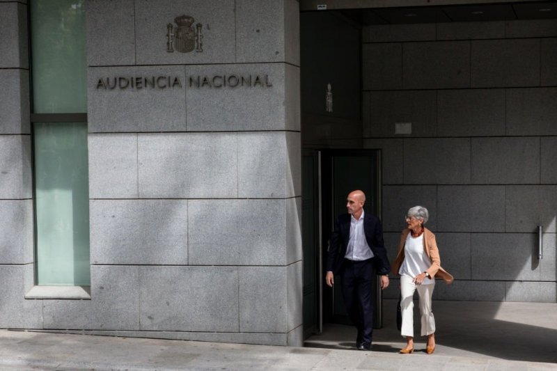 اولین رای دادگاه رئیس جنجالی فدراسیون فوتبال اسپانیا