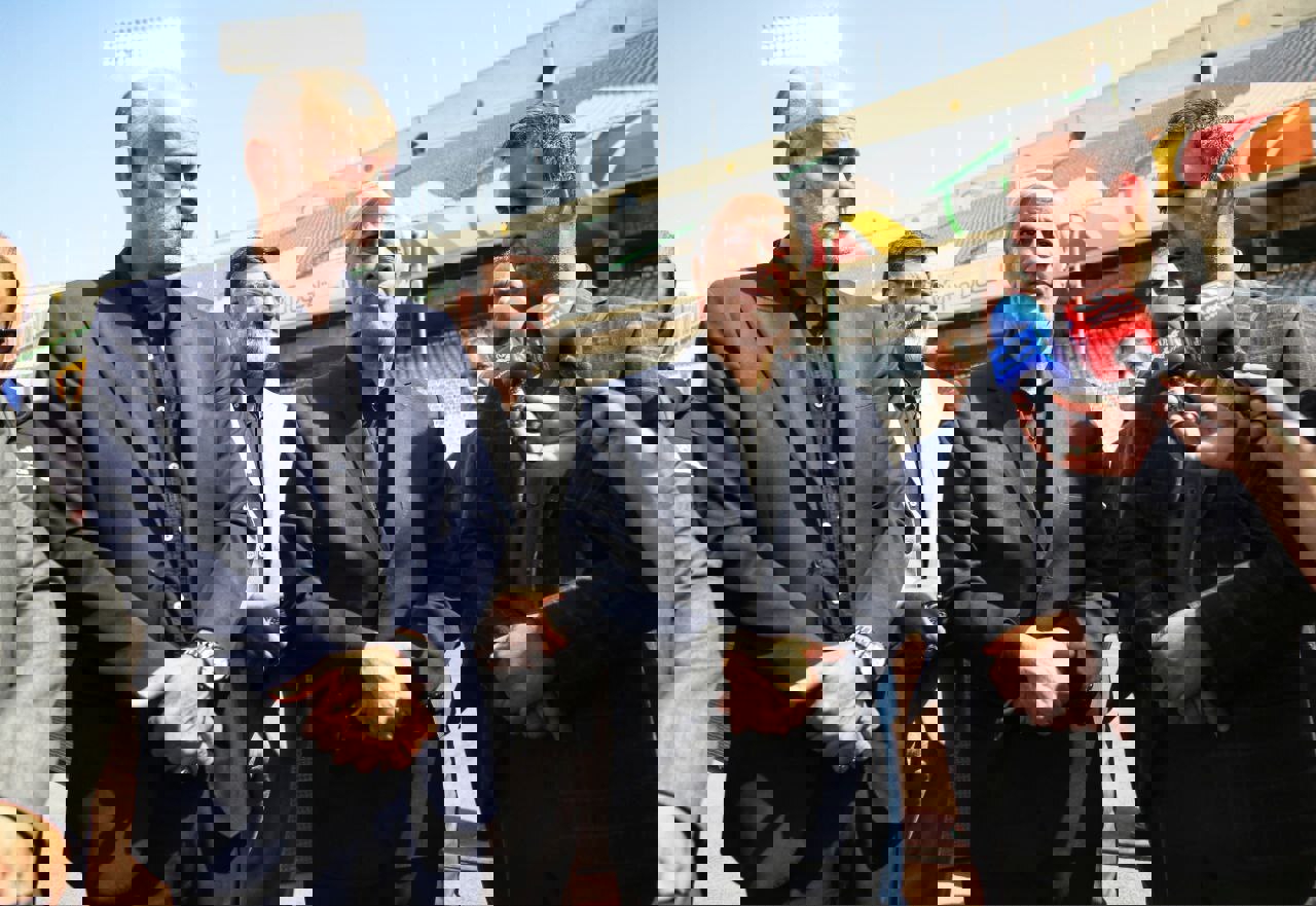 1925325