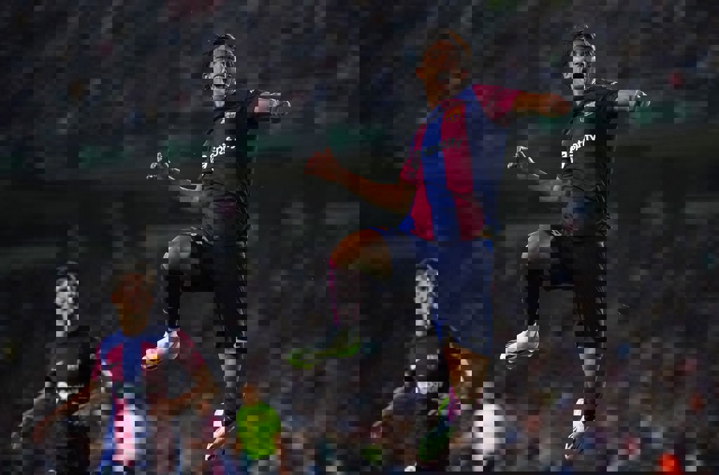 1926018